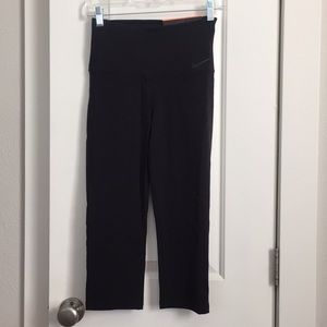 Nike Sculpt Dri Fit Capris